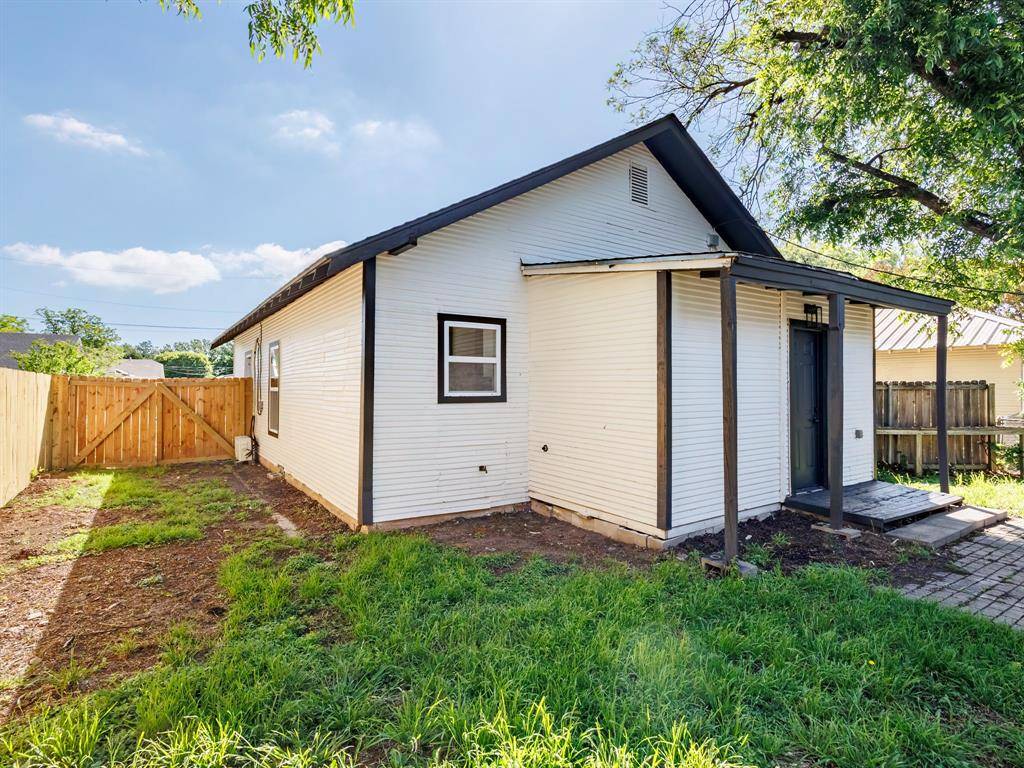 1703 7th Street, Brownwood, TX 76801