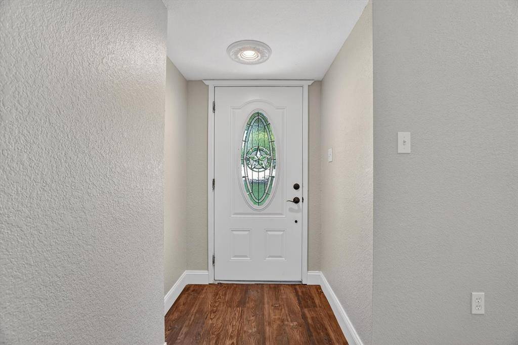 102 Live Oak Lane, Weatherford, TX 76086