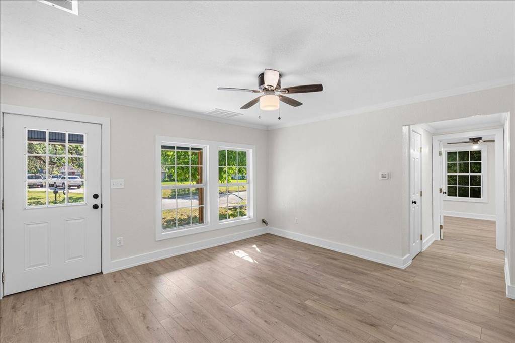 1325 Navarro Drive, Corsicana, TX 75110