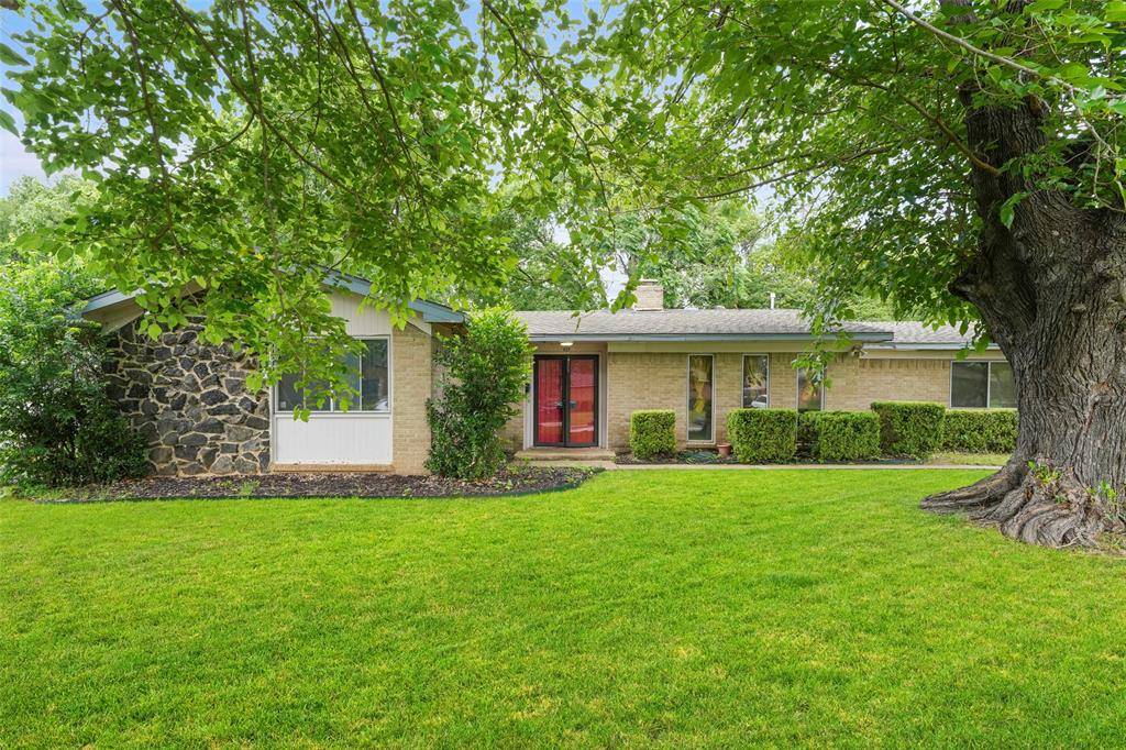 613 Misty Glen Drive, Desoto, TX 75115