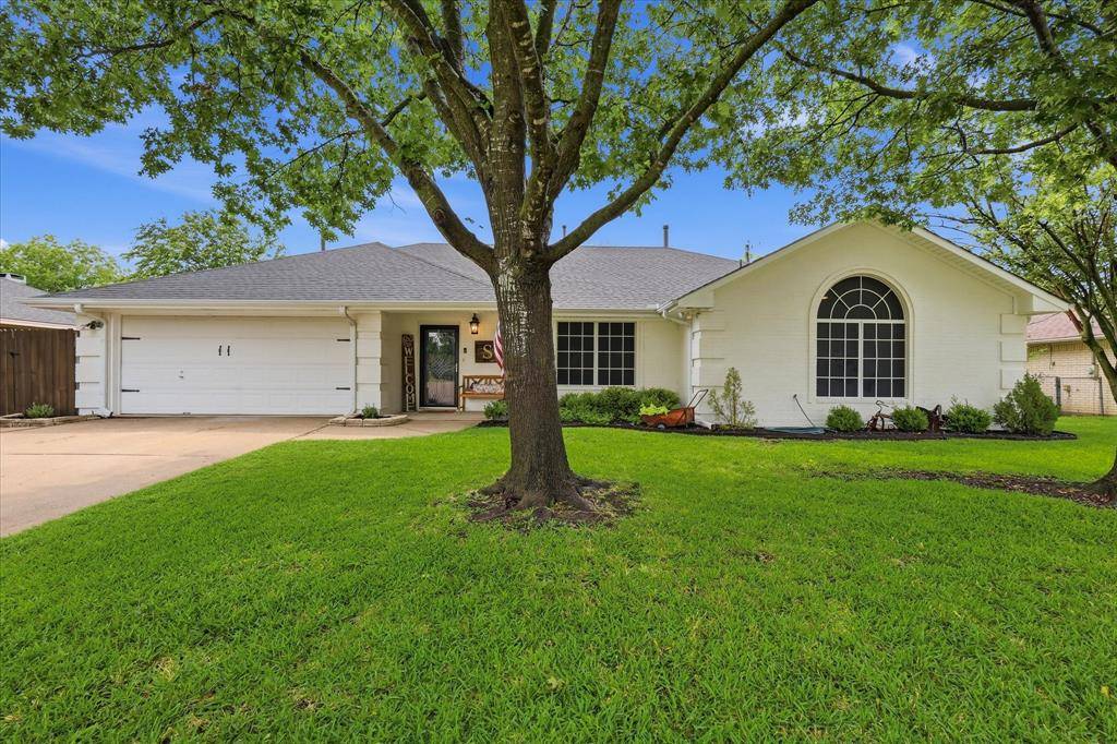 202 Colonial Heights, Sanger, TX 76266