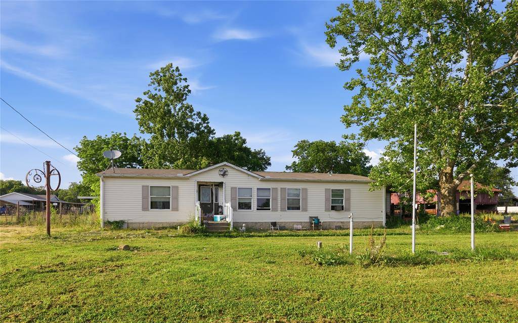 2449 E Fm 120, Denison, TX 75021