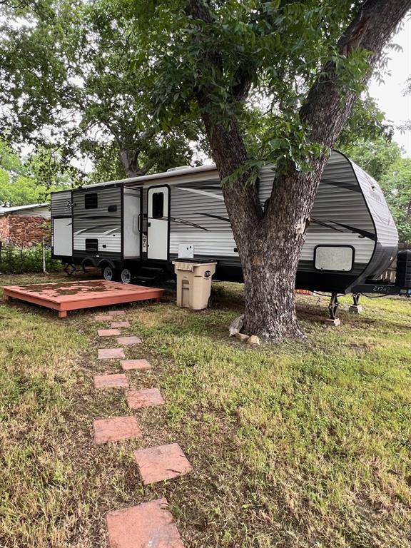 105 W Wrights Avenue, Comanche, TX 76442