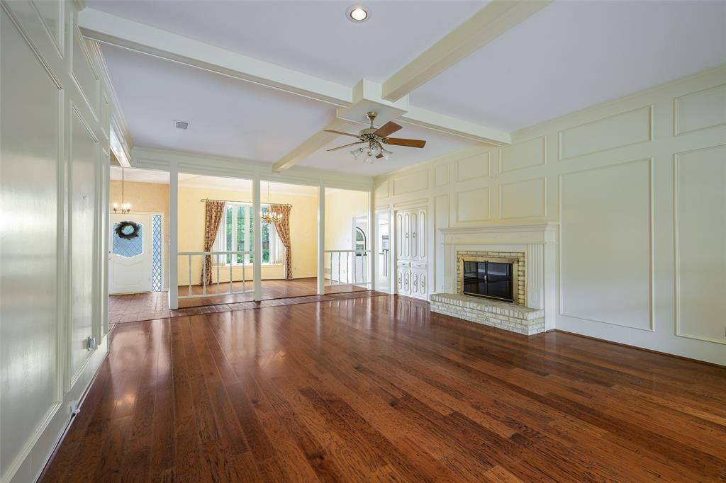 9233 Middle Glen Drive, Dallas, TX 75243