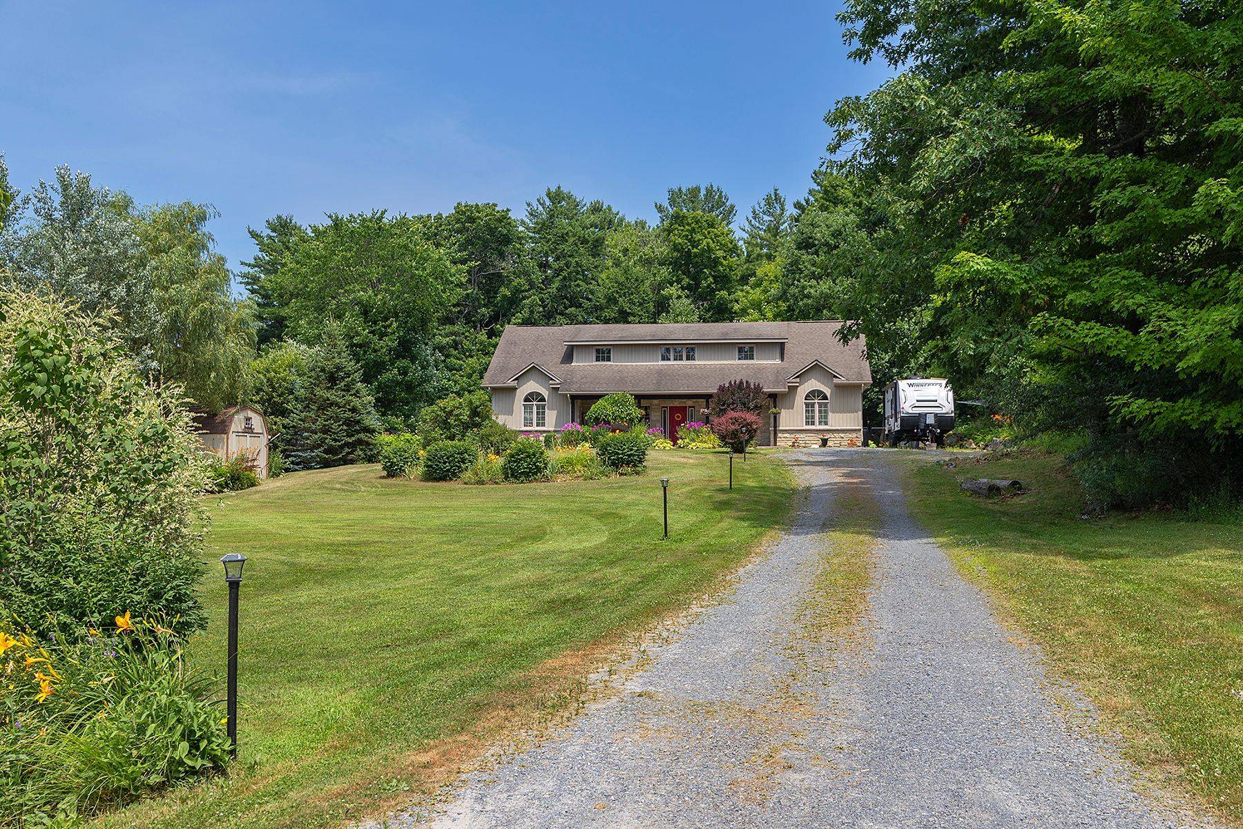 211 Fitzsimmons RD, Leeds And The Thousand Islands, ON K0E 1L0