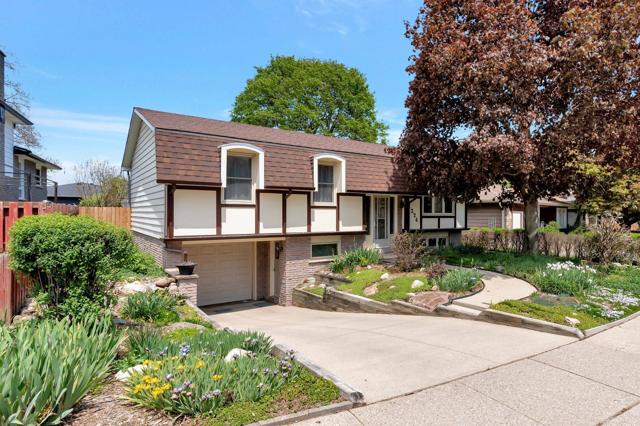 224 Erindale CRES, Cambridge, ON N3C 3E8