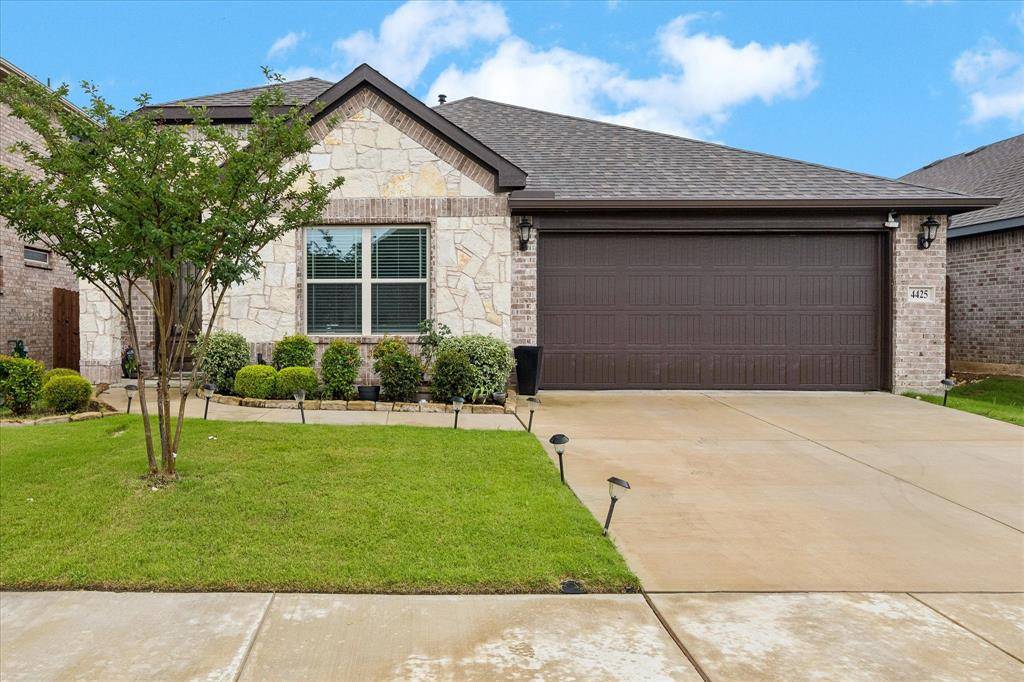 4425 Ridgehurst Lane, Fort Worth, TX 76036