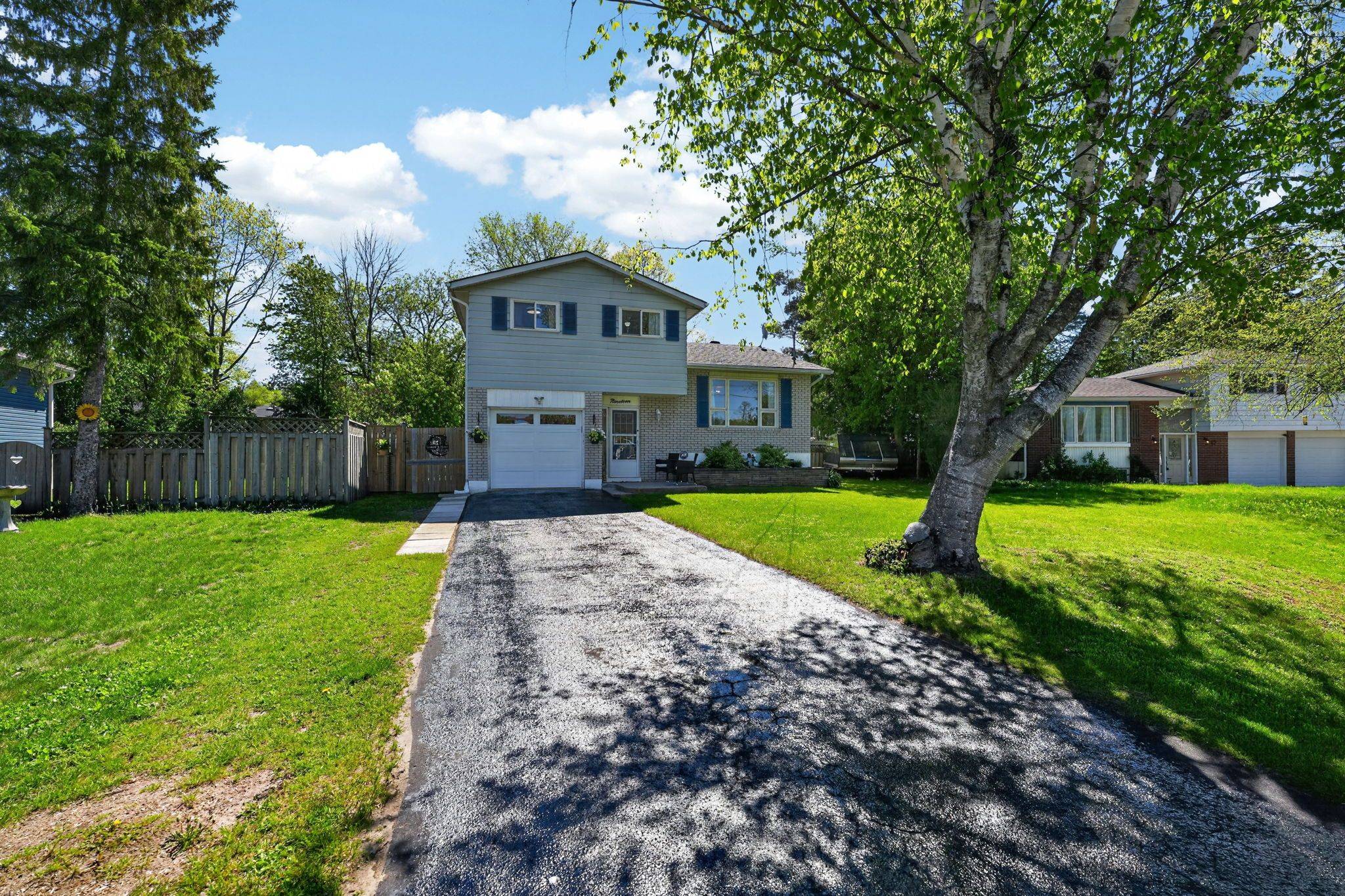 19 Larkdale CRES, Essa, ON L0M 1B0