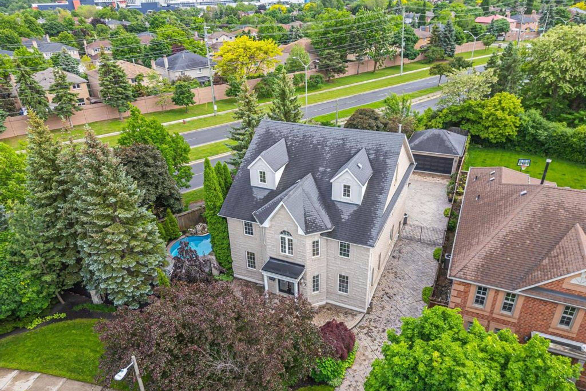 2000 Peak PL, Oakville, ON L6H 5T2