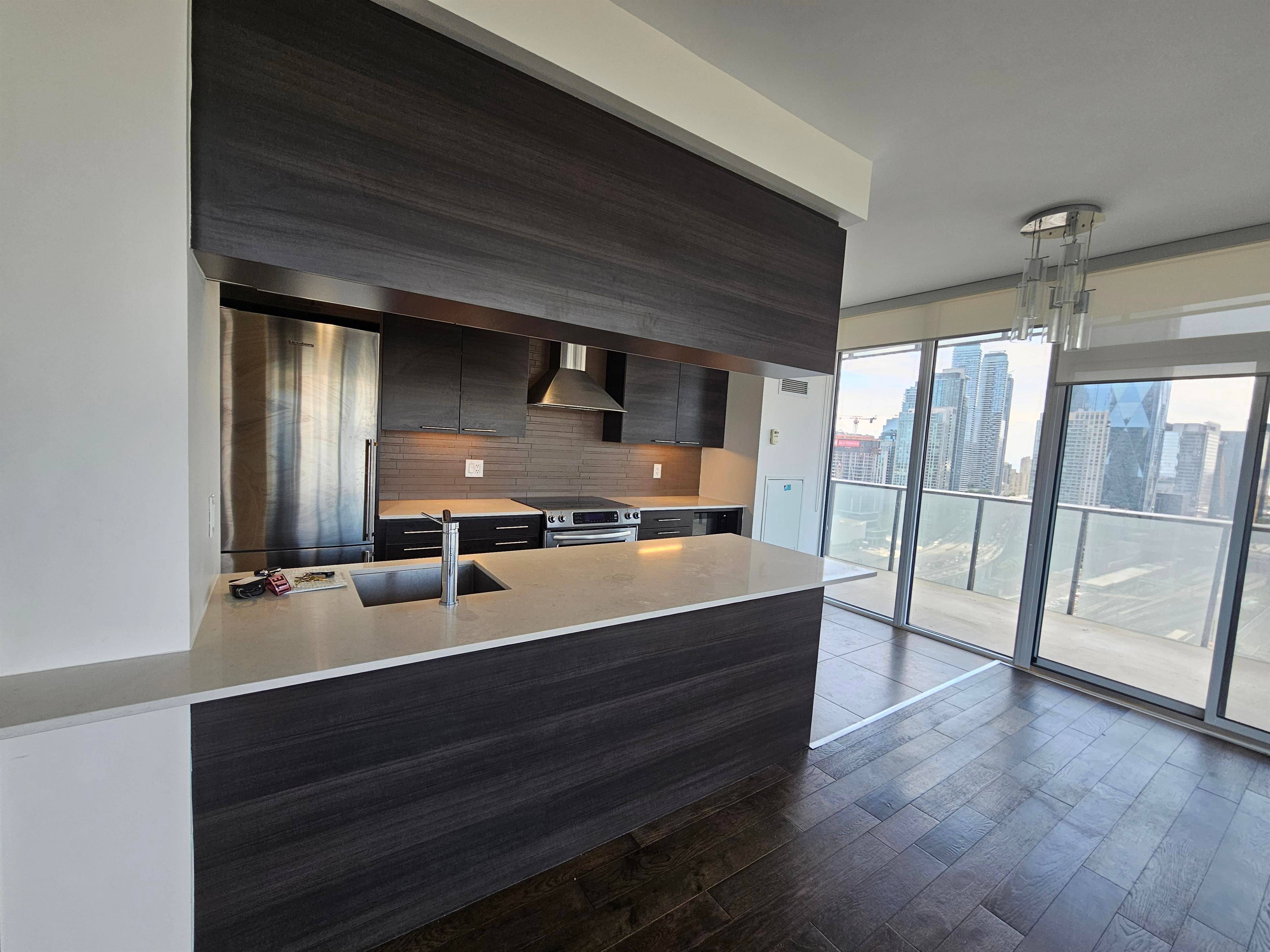 1 Market ST #2403, Toronto C08, ON M5E 0A2