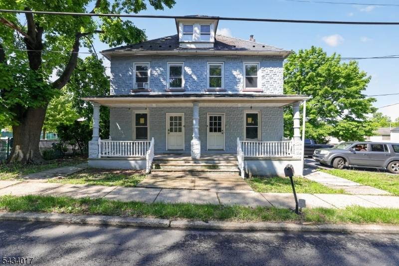 582 Roseberry St, Phillipsburg Town, NJ 08865