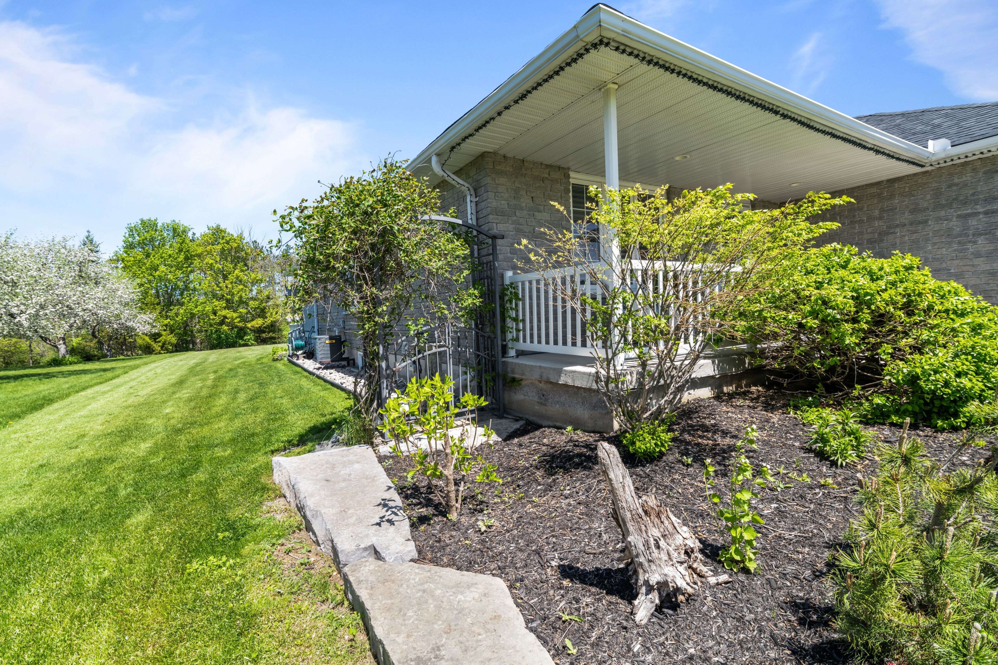 18 Applewood DR, Trent Hills, ON K0L 1L0