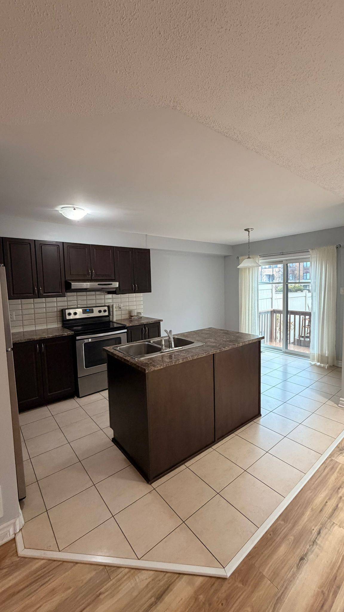 205 Mancini WAY, Barrhaven, ON K2J 5X4