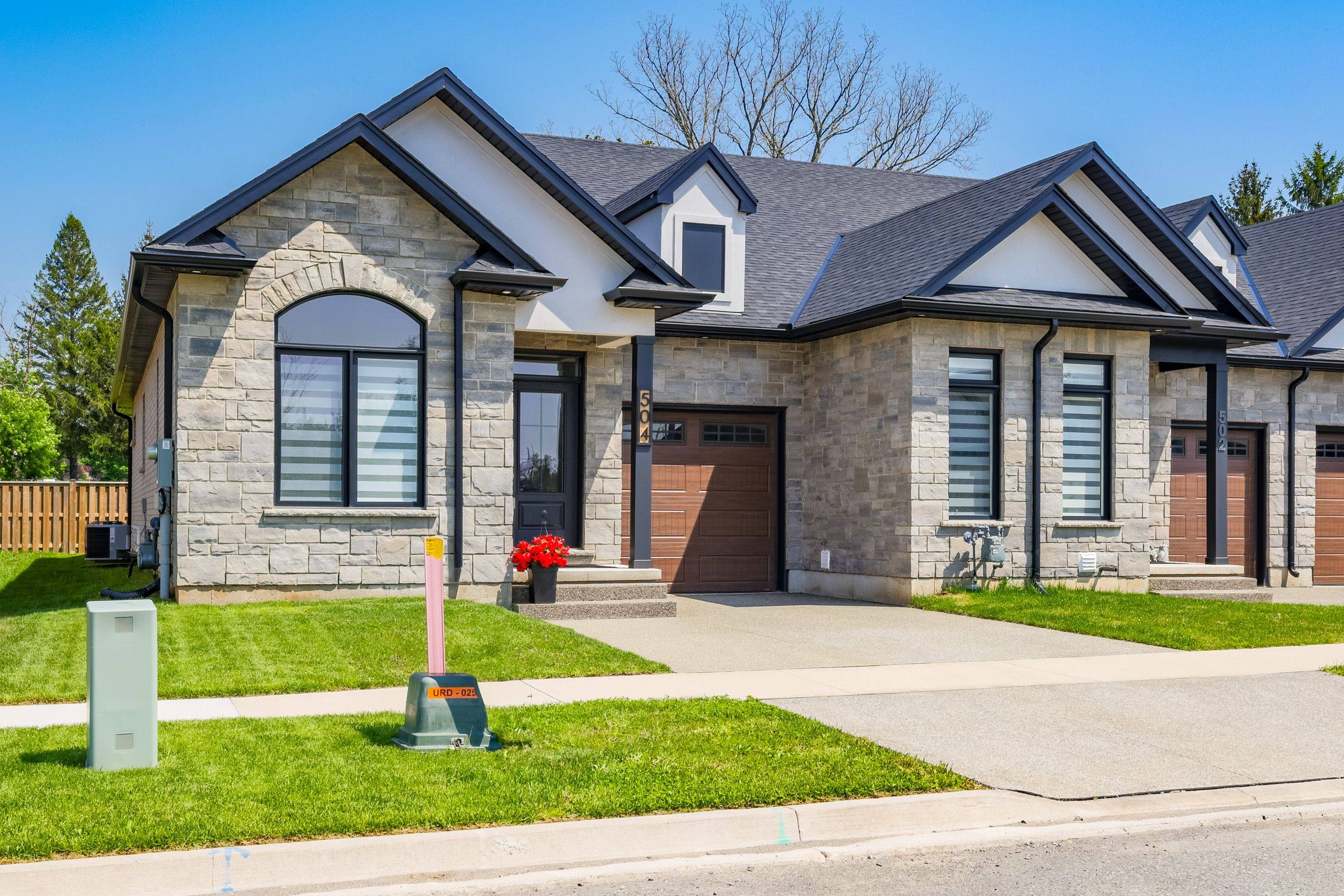 504 Royal Ridge CT, Fort Erie, ON N9V 3W4