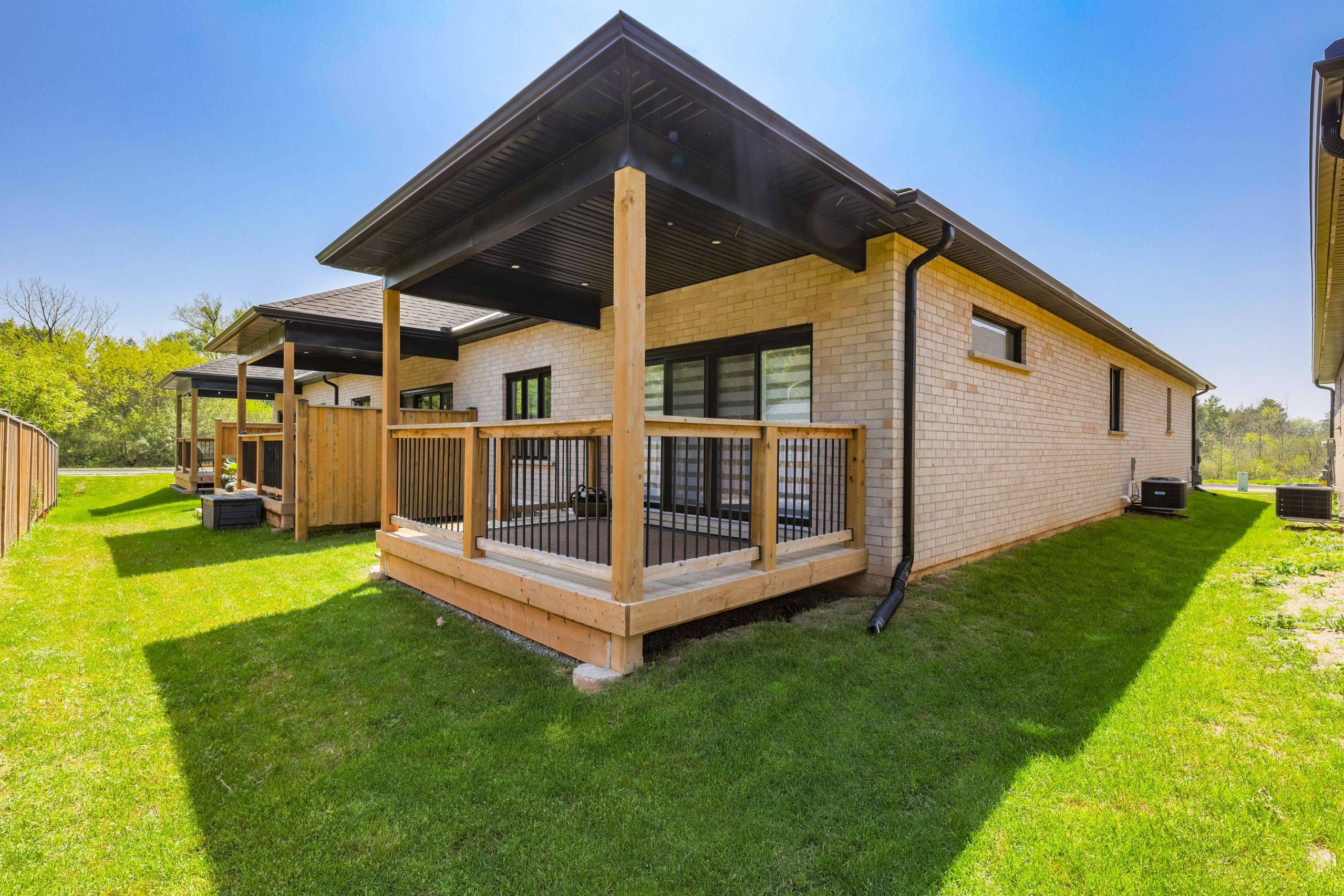 504 Royal Ridge CT, Fort Erie, ON N9V 3W4