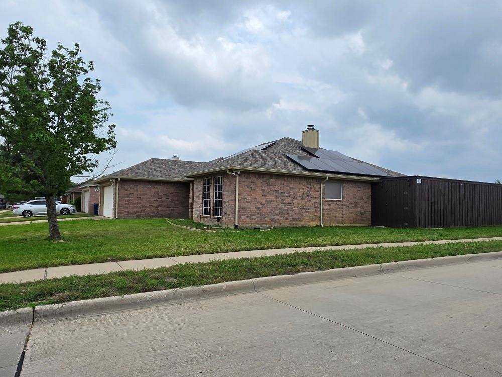 959 Aaron Drive, Burleson, TX 76028