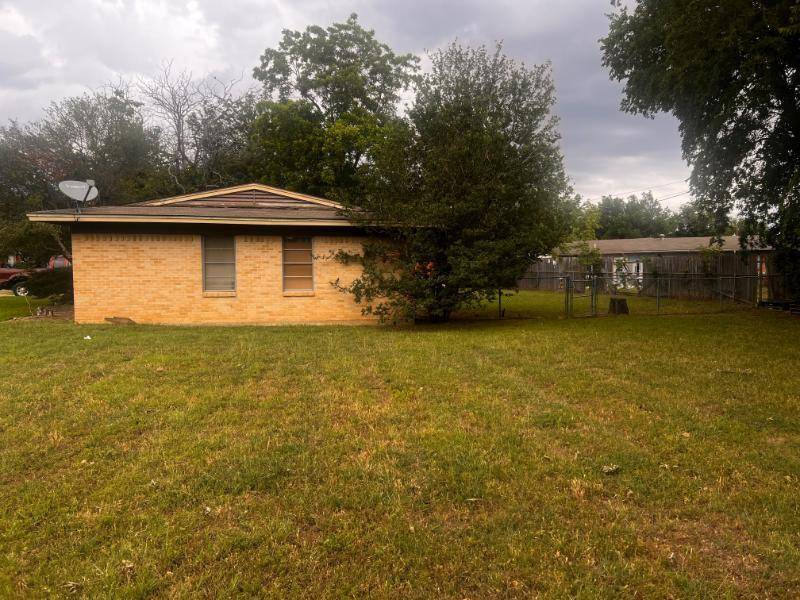 7904 Lazy Lane Road, North Richland Hills, TX 76180