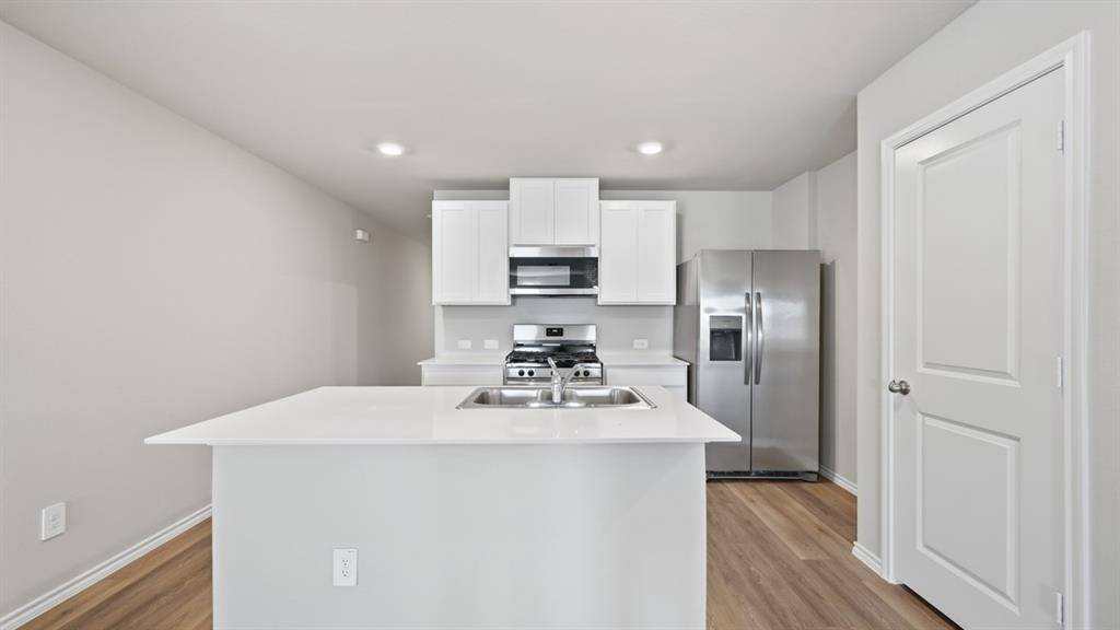 5529 ROLLINS Drive, Denton, TX 76249