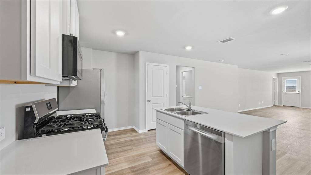 5529 ROLLINS Drive, Denton, TX 76249