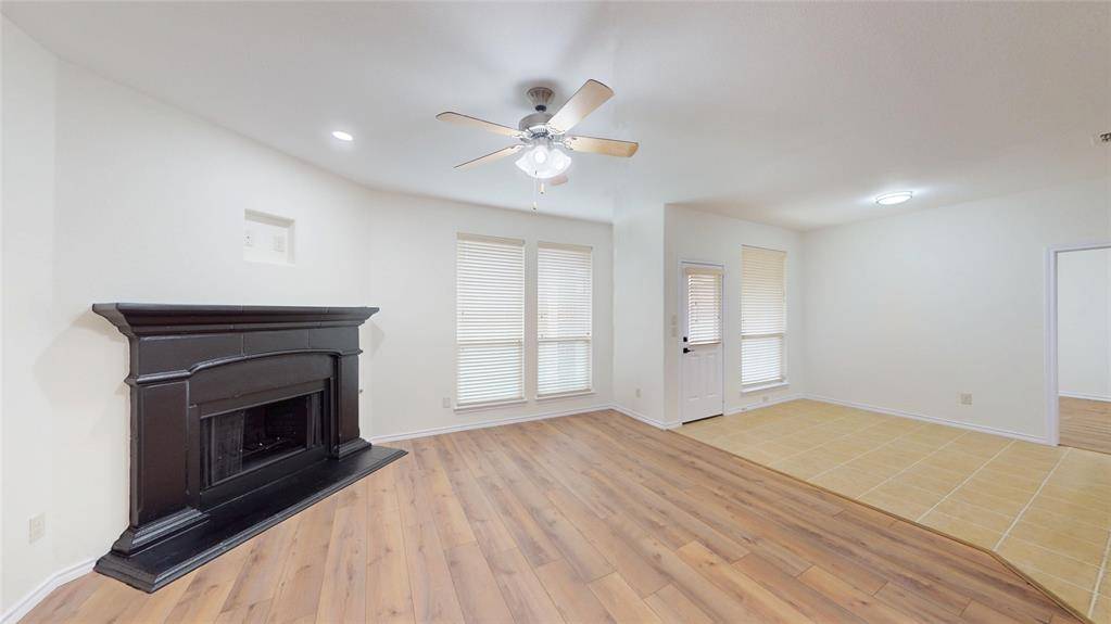 15817 Carlton Oaks Drive, Fort Worth, TX 76177