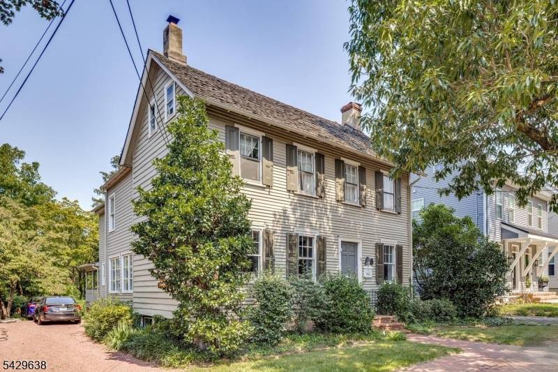 15 E 2nd St, Moorestown Twp., NJ 08057