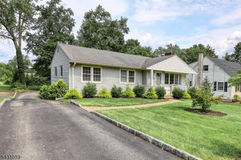 230 Pinelynn Rd, Glen Rock Boro, NJ 07452