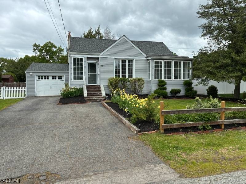 26 Caroline Ave, Pequannock Twp., NJ 07444