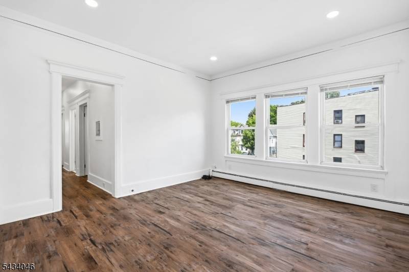 94 Eaton Pl, East Orange City, NJ 07017