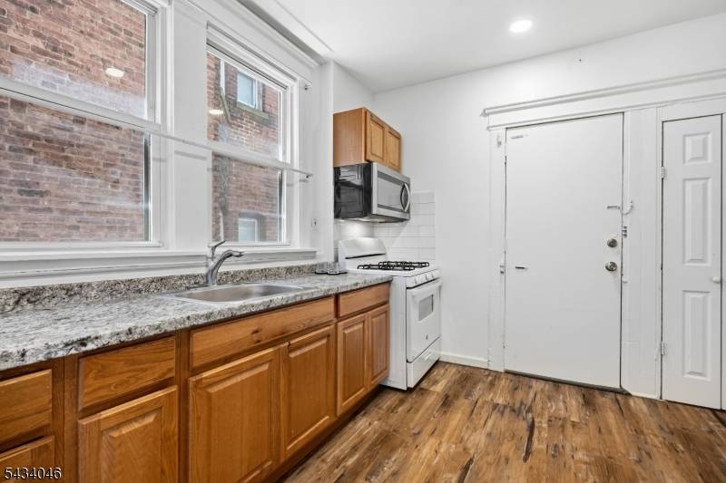 94 Eaton Pl, East Orange City, NJ 07017