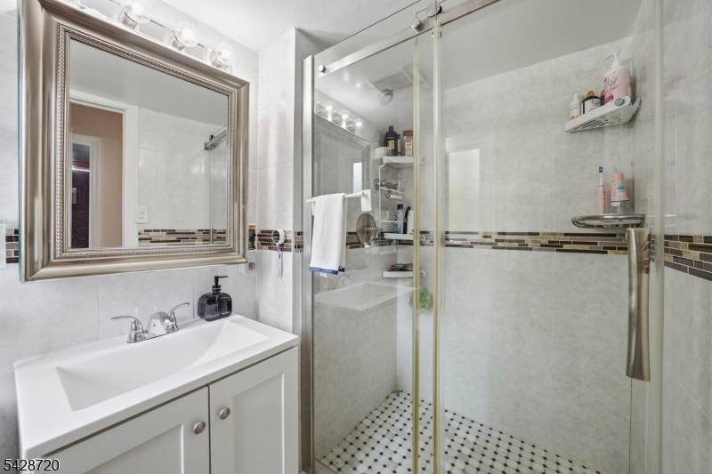 1351 Suwanee Dr, North Brunswick Twp., NJ 08902