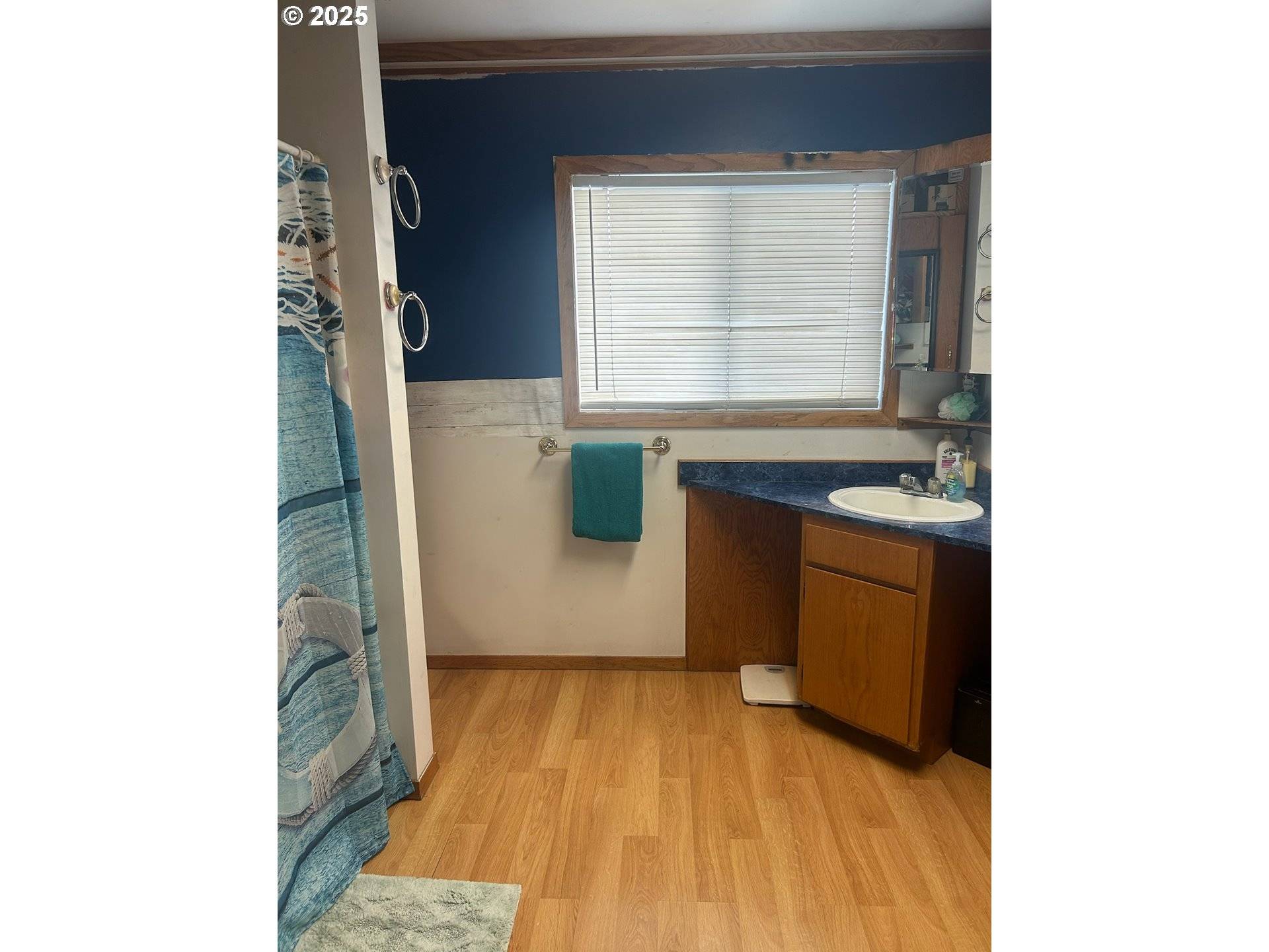 122 NE 4TH ST, Willamina, OR 97396