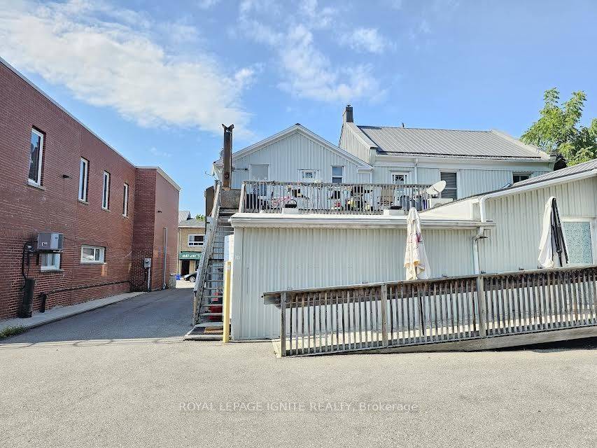 27 King AVE E #2, Clarington, ON L1B 1H3