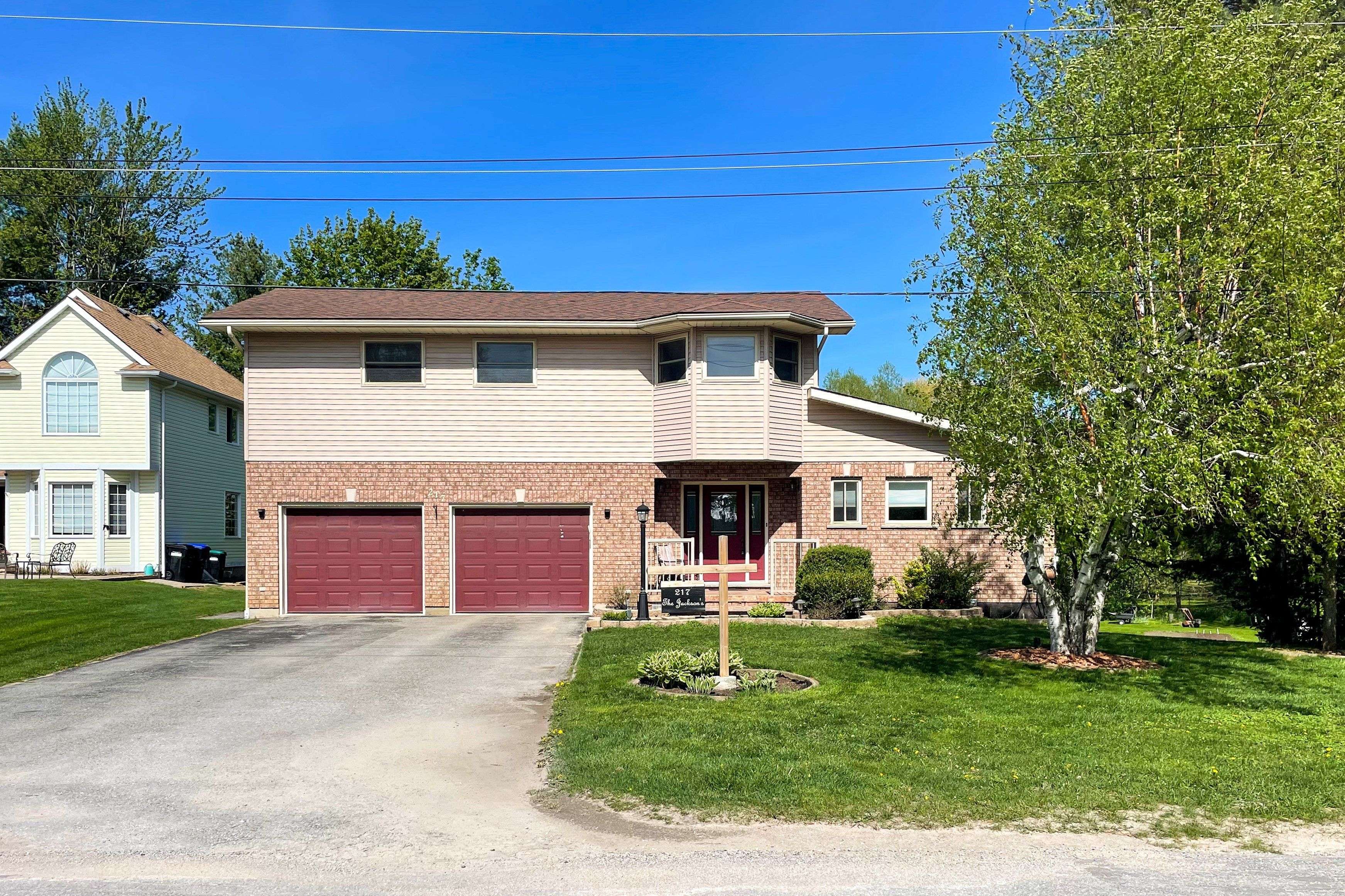 217 Dominion DR, Clearview, ON L0M 1S0