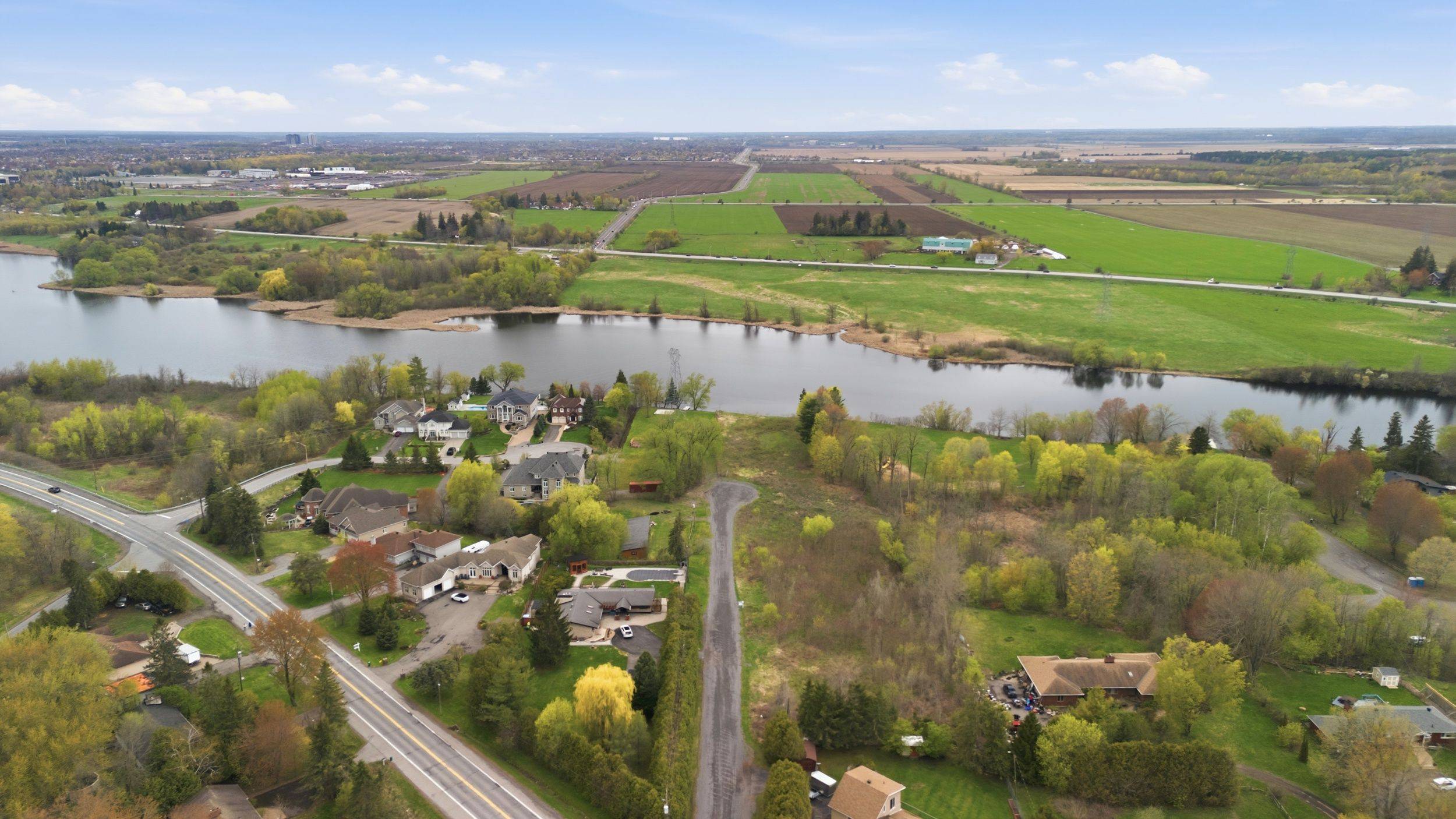 348 River RD, Blossom Park - Airport And Area, ON K1V 1R8