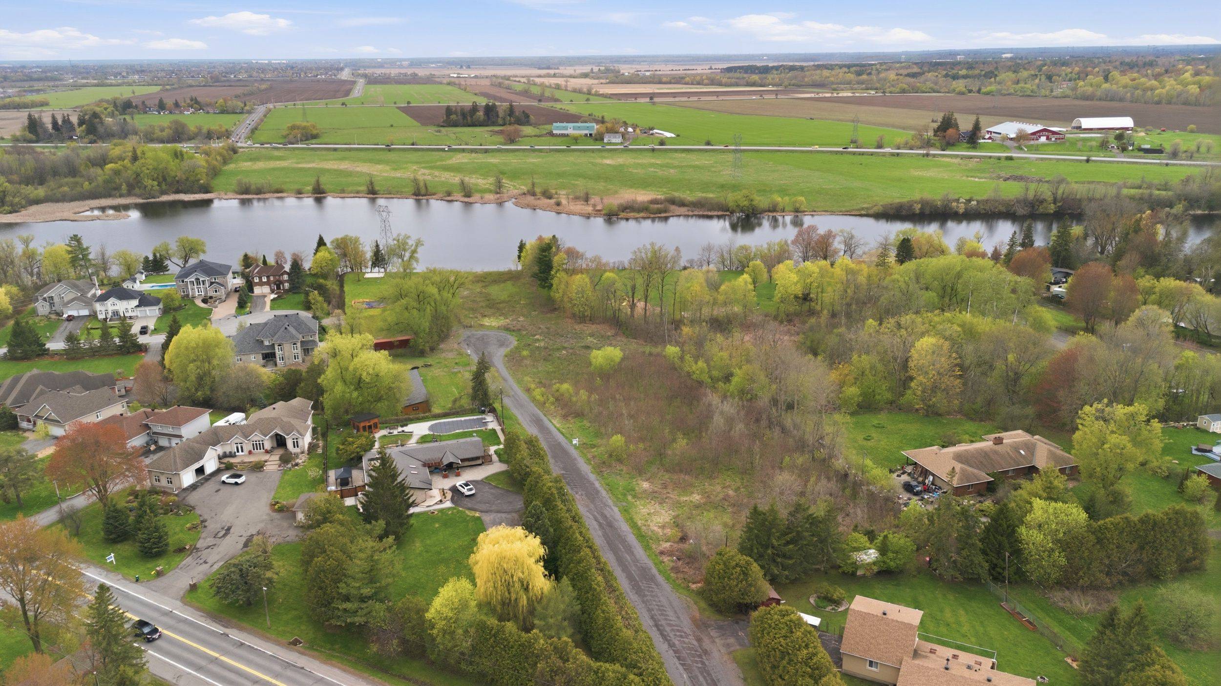 348 River RD, Blossom Park - Airport And Area, ON K1V 1R8