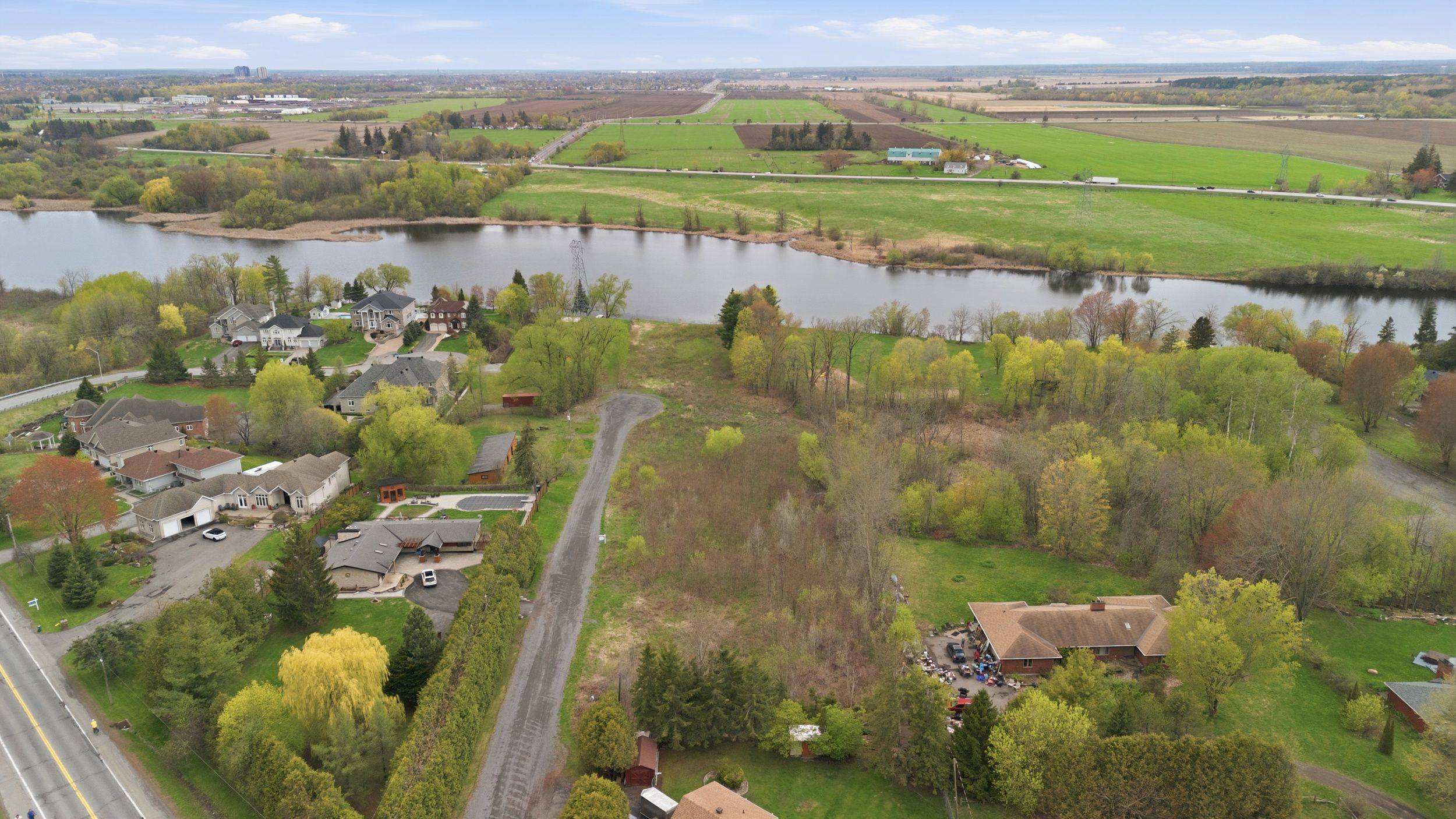 348 River RD, Blossom Park - Airport And Area, ON K1V 1R8