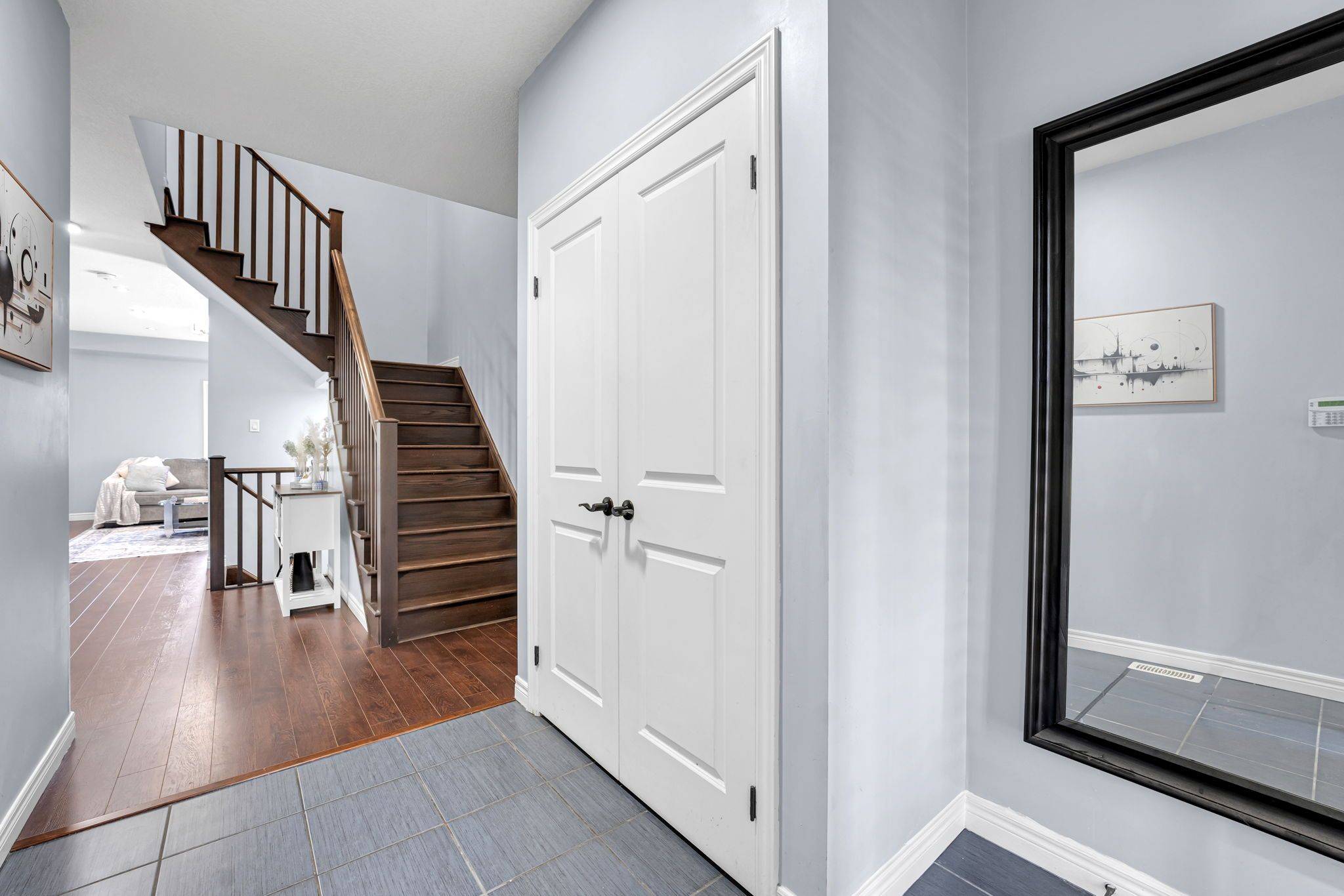 4 Cutts CRES, Hamilton, ON L0R 1C0