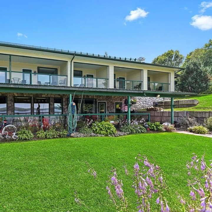188 Village ST, Hastings Highlands, ON K0L 1C0