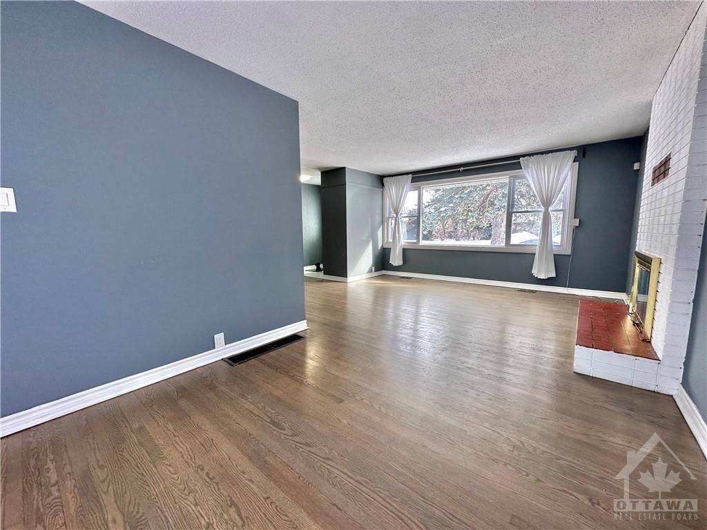 33 WALLFORD WAY, Cityview - Parkwoods Hills - Rideau Shore, ON K2E 6B1