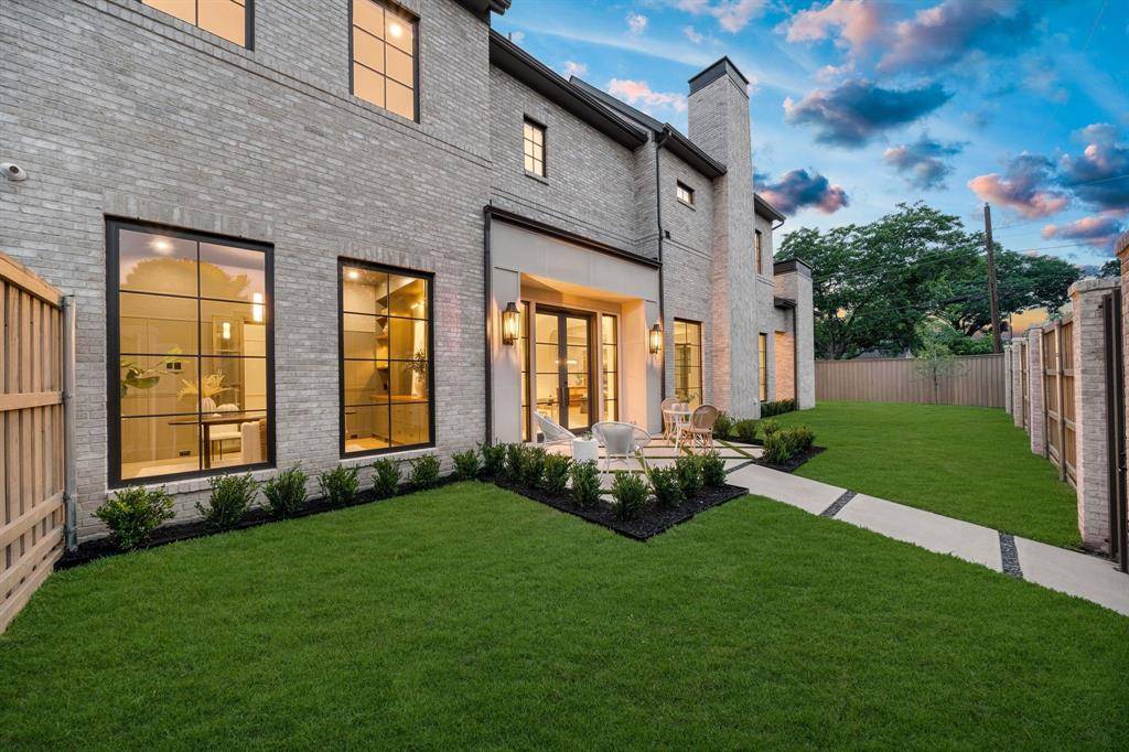 6835 Dalhart Lane, Dallas, TX 75214