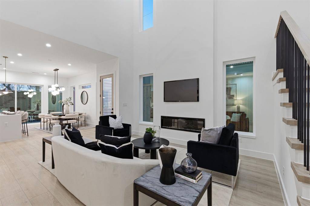 815 Bayonne Street, Dallas, TX 75212