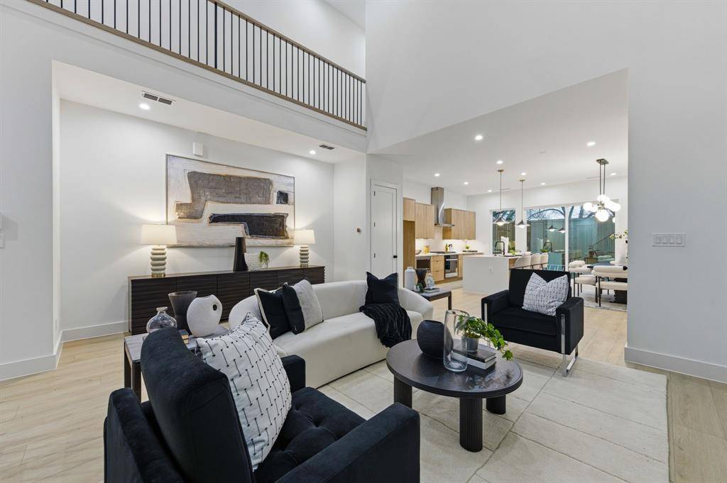 815 Bayonne Street, Dallas, TX 75212