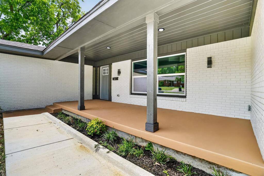 4828 Staples Avenue, Fort Worth, TX 76133
