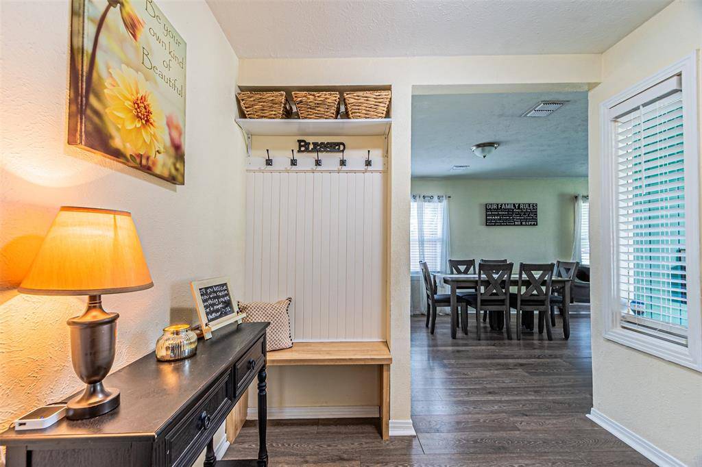 120 E Scotland Drive, Irving, TX 75062