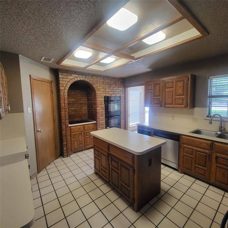 1100 Balfour Drive, Cedar Hill, TX 75104