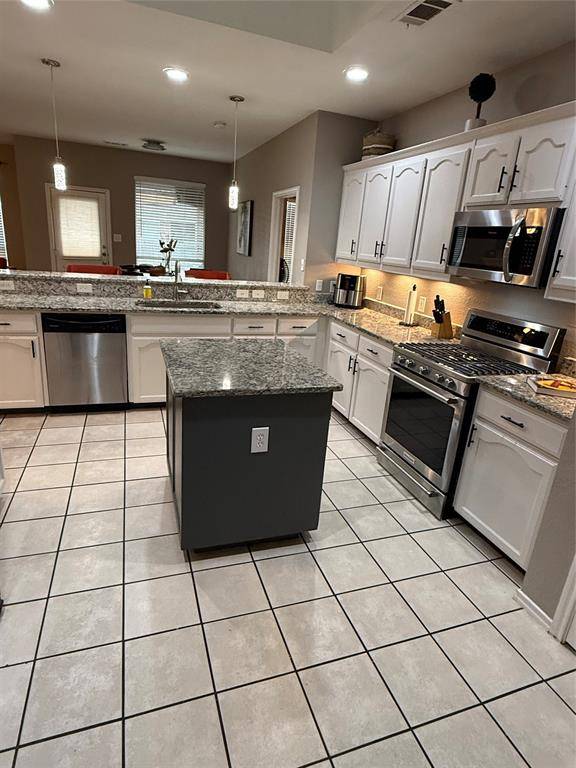 9524 Navarro Street, Fort Worth, TX 76036