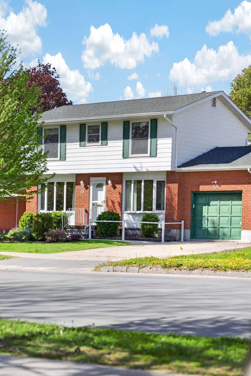 78 Van Order DR, Kingston, ON K7M 1B7