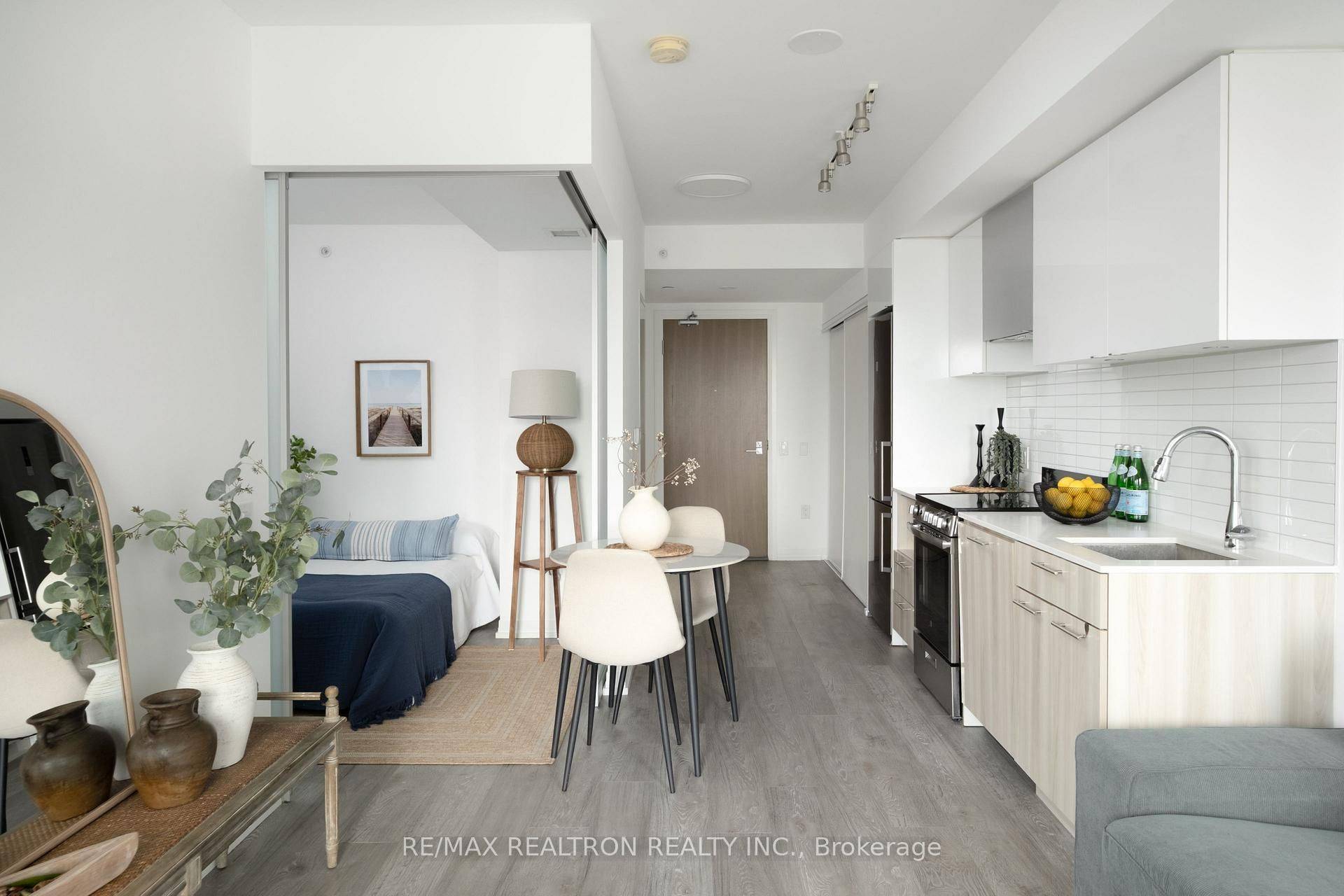 251 Jarvis ST #3309, Toronto C08, ON M5B 0C3