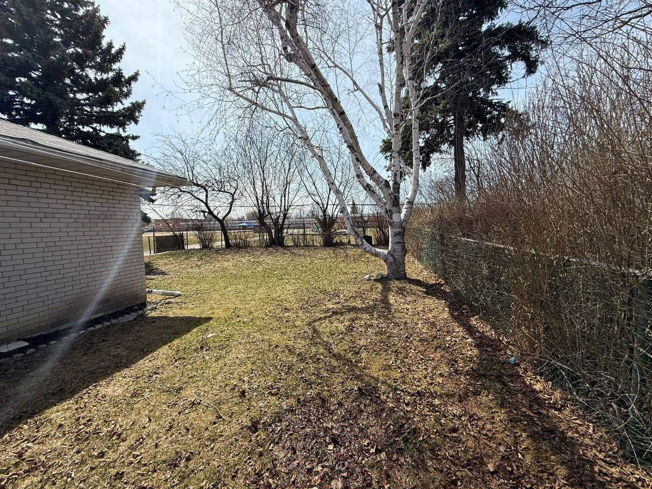 18 Harper RD #(Bsmt), Brampton, ON L6W 2W5