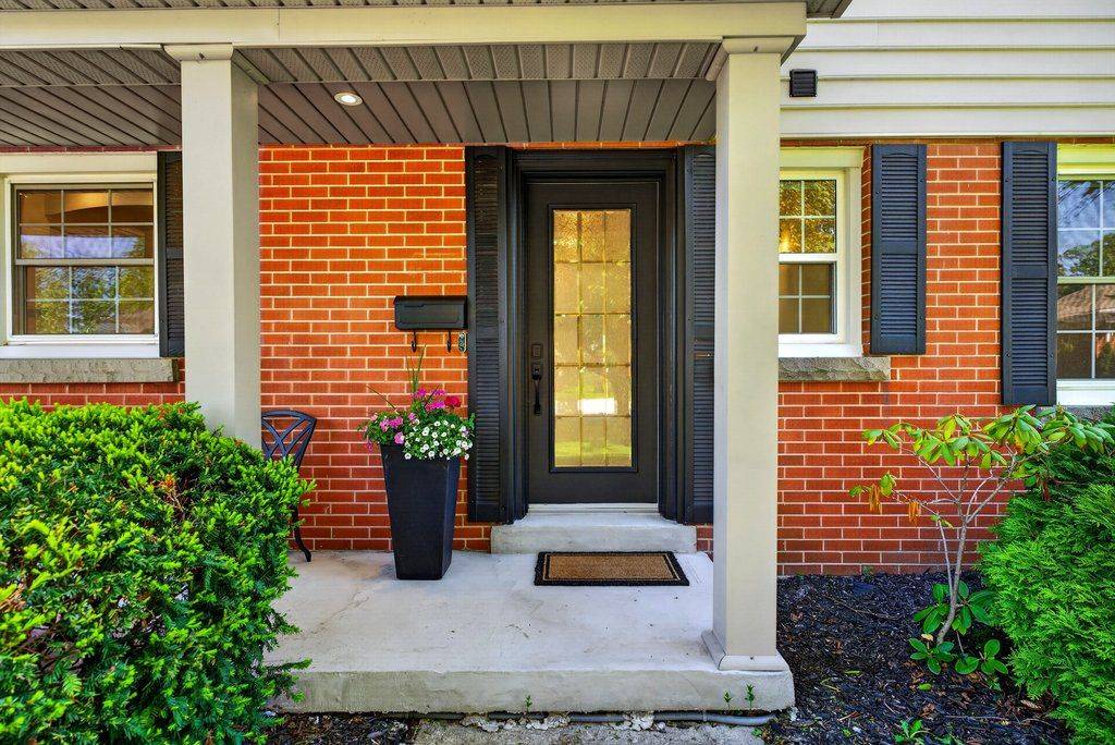 350 East Side CRES, Burlington, ON L7R 3G9